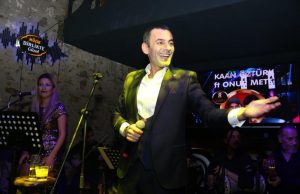 NECO SAHNEDE, GECE ŞAHANE